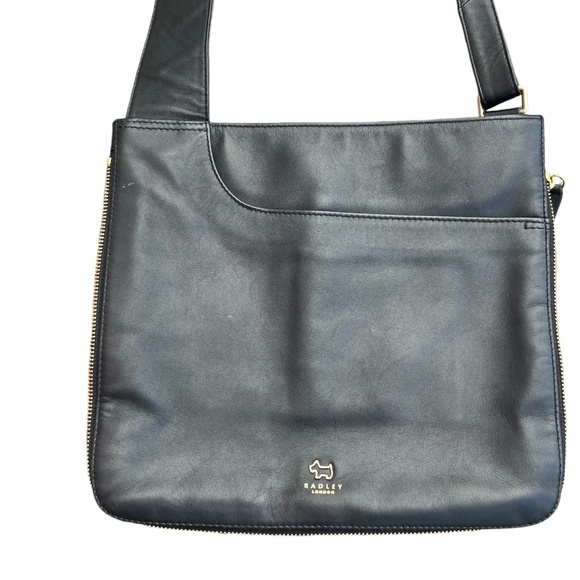 RADLEY London Large Pockets Leather Zip Around Crossbody, Black - Picture 4 of 10